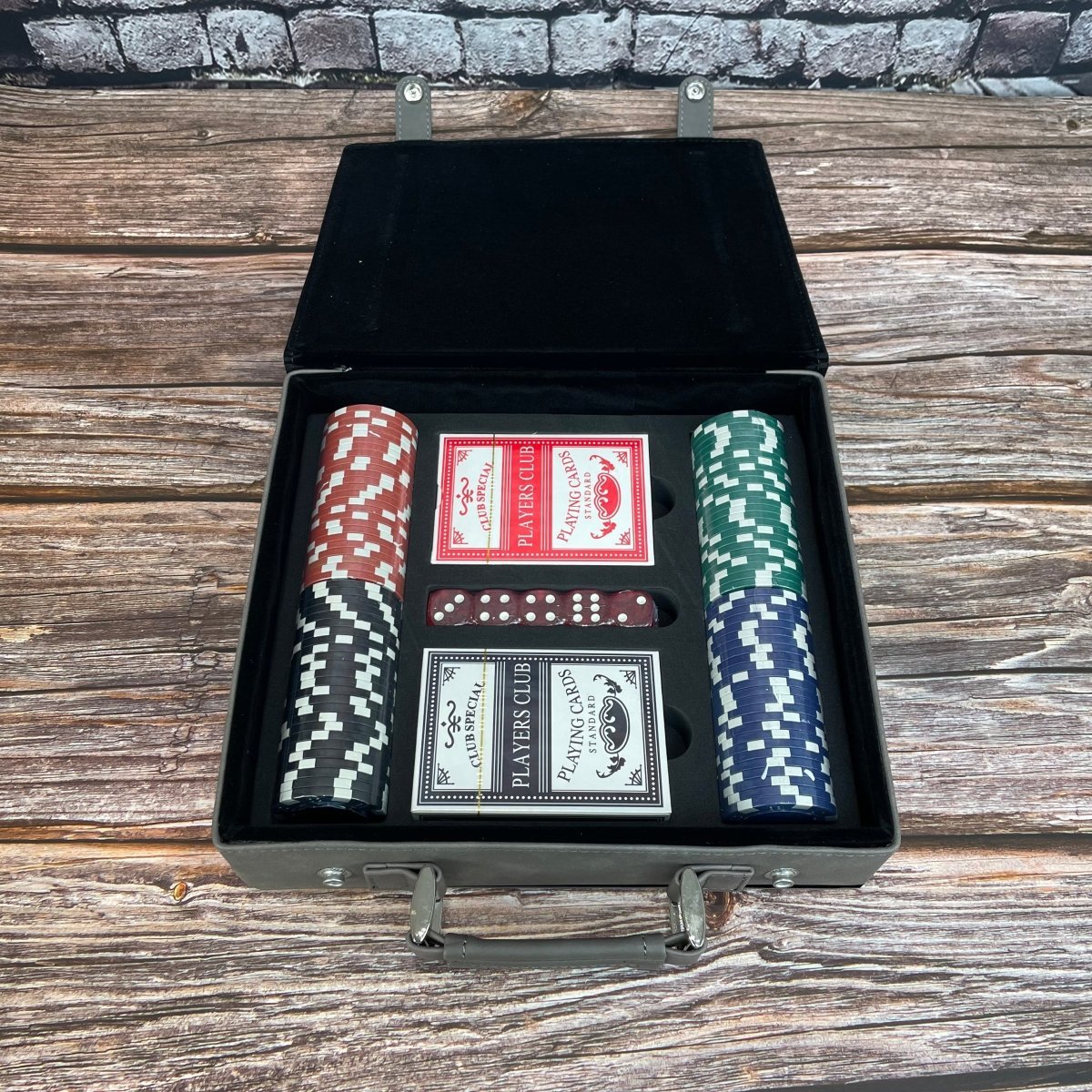Custom Logo Poker Set - GroomsDay