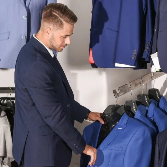 How to Choose Groomsmen Suits