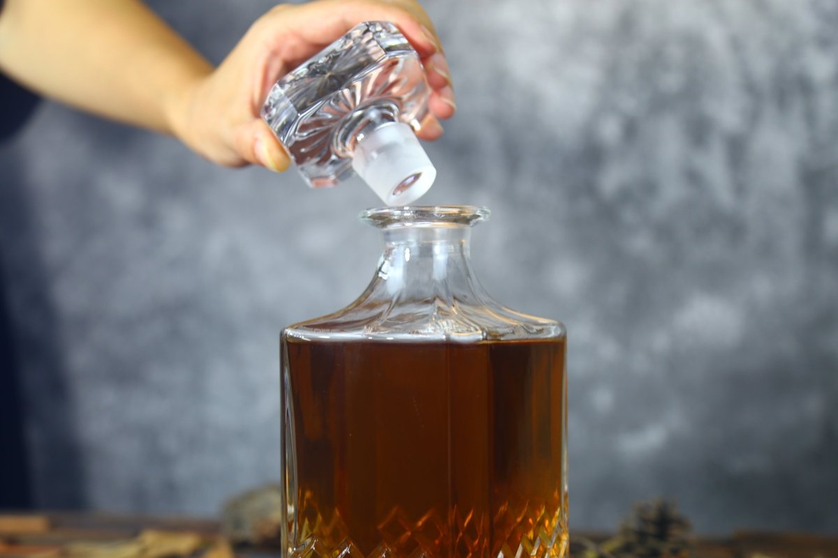 Unique Personalized Executive Logo Crystal Whiskey Decanter Set Customized Decanter Gifts for Men by Groovy Guy