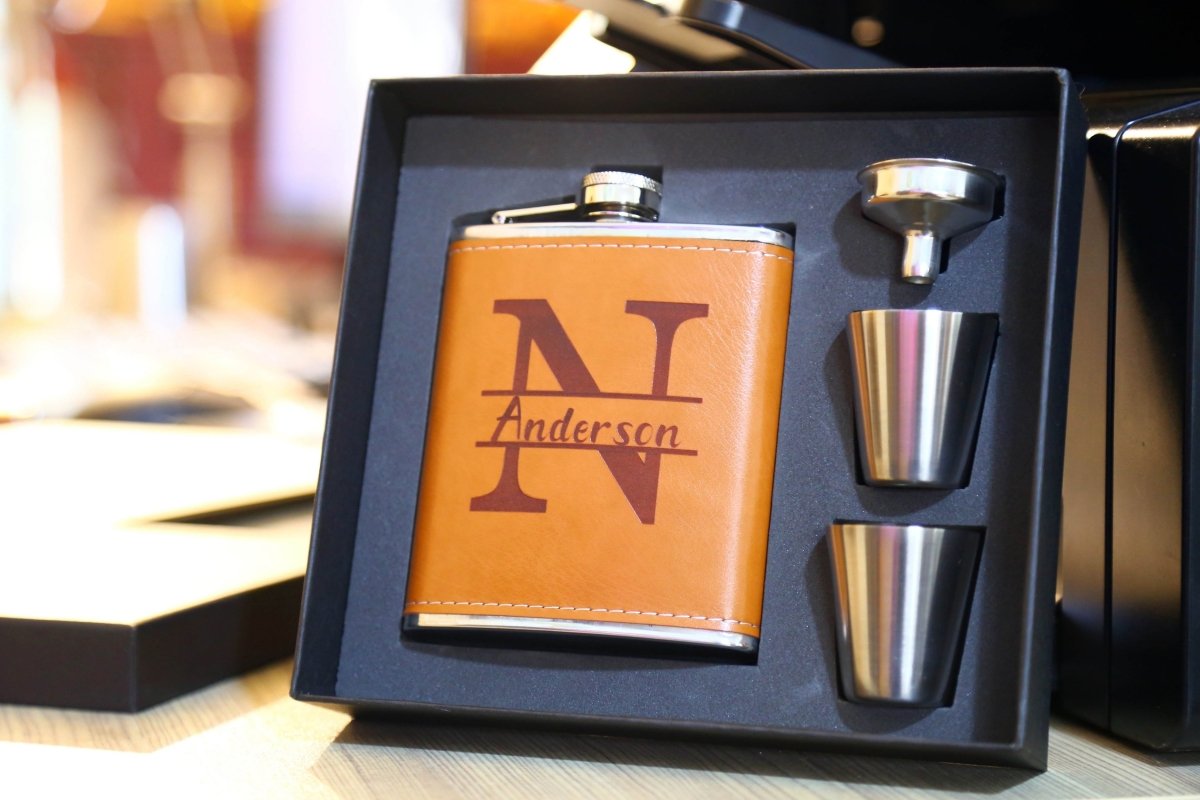 Leather Flask Gift Set - Flask Set - GroomsDay