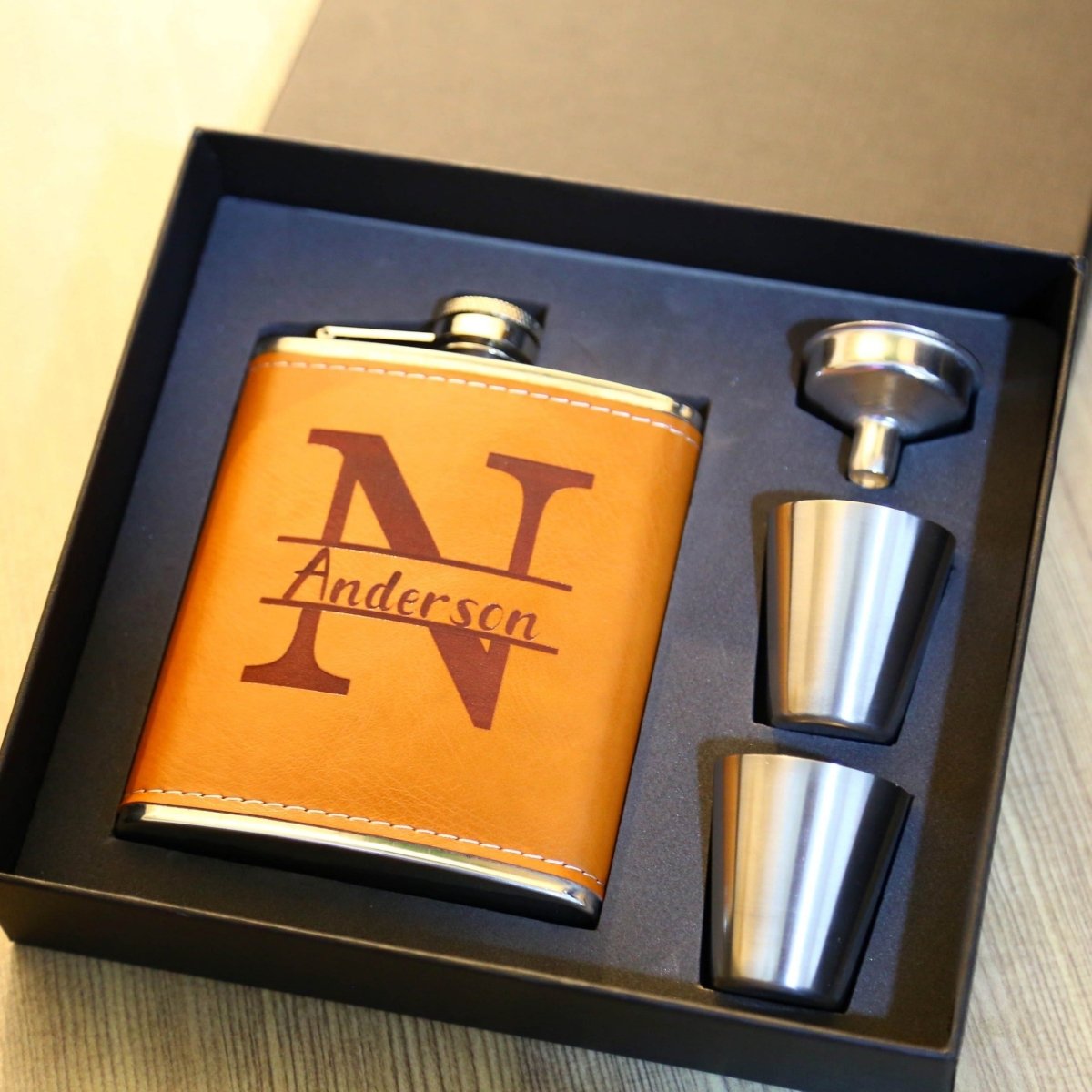 Leather Flask Gift Set - Flask Set - GroomsDay