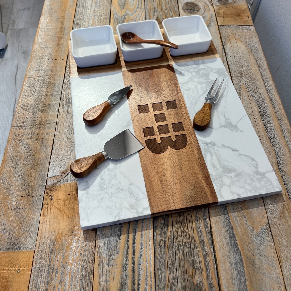 Custom Logo Entertainers Tray - Cutting Board - GroomsDay