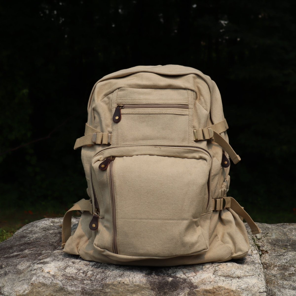 Kick Backpack - groovy threads - GroomsDay