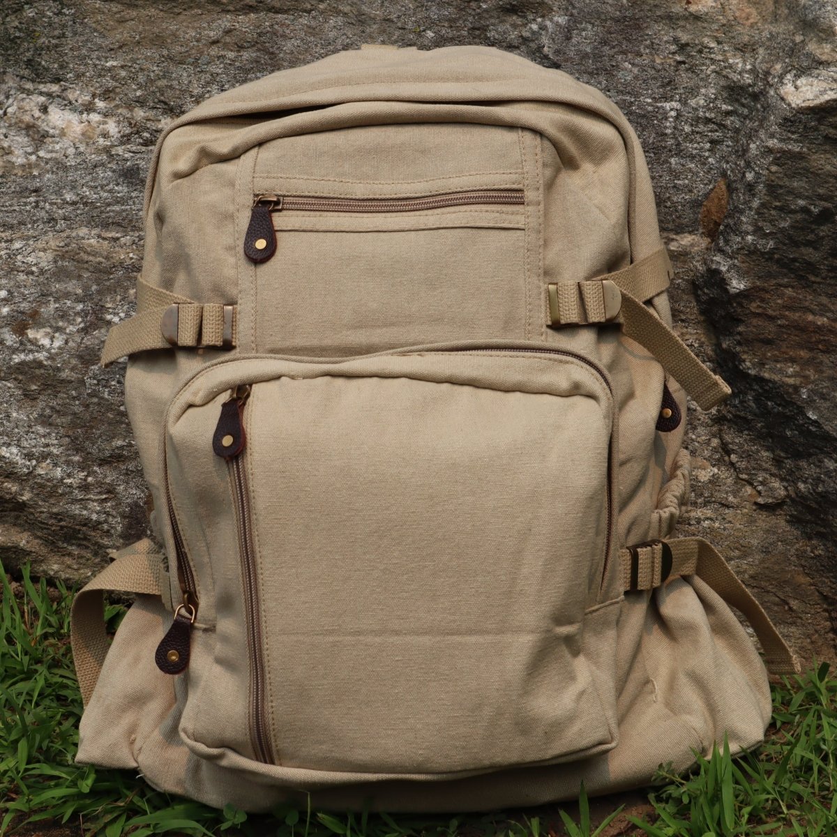 Kick Backpack - groovy threads - GroomsDay