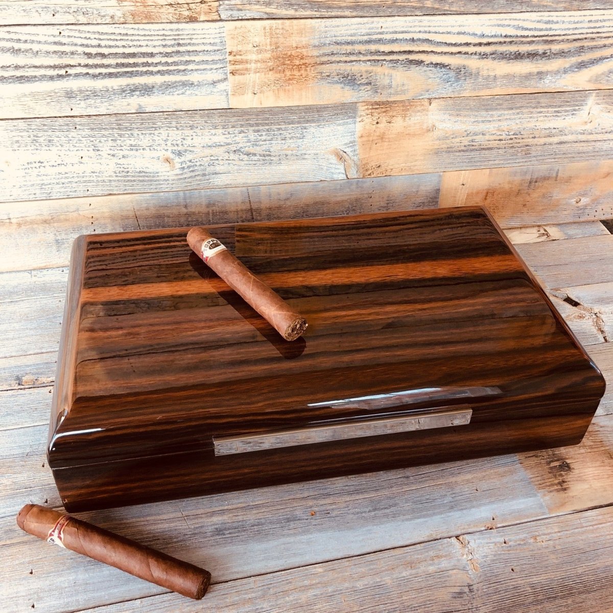 Suit and Tie Humidor - Cigar - GroomsDay