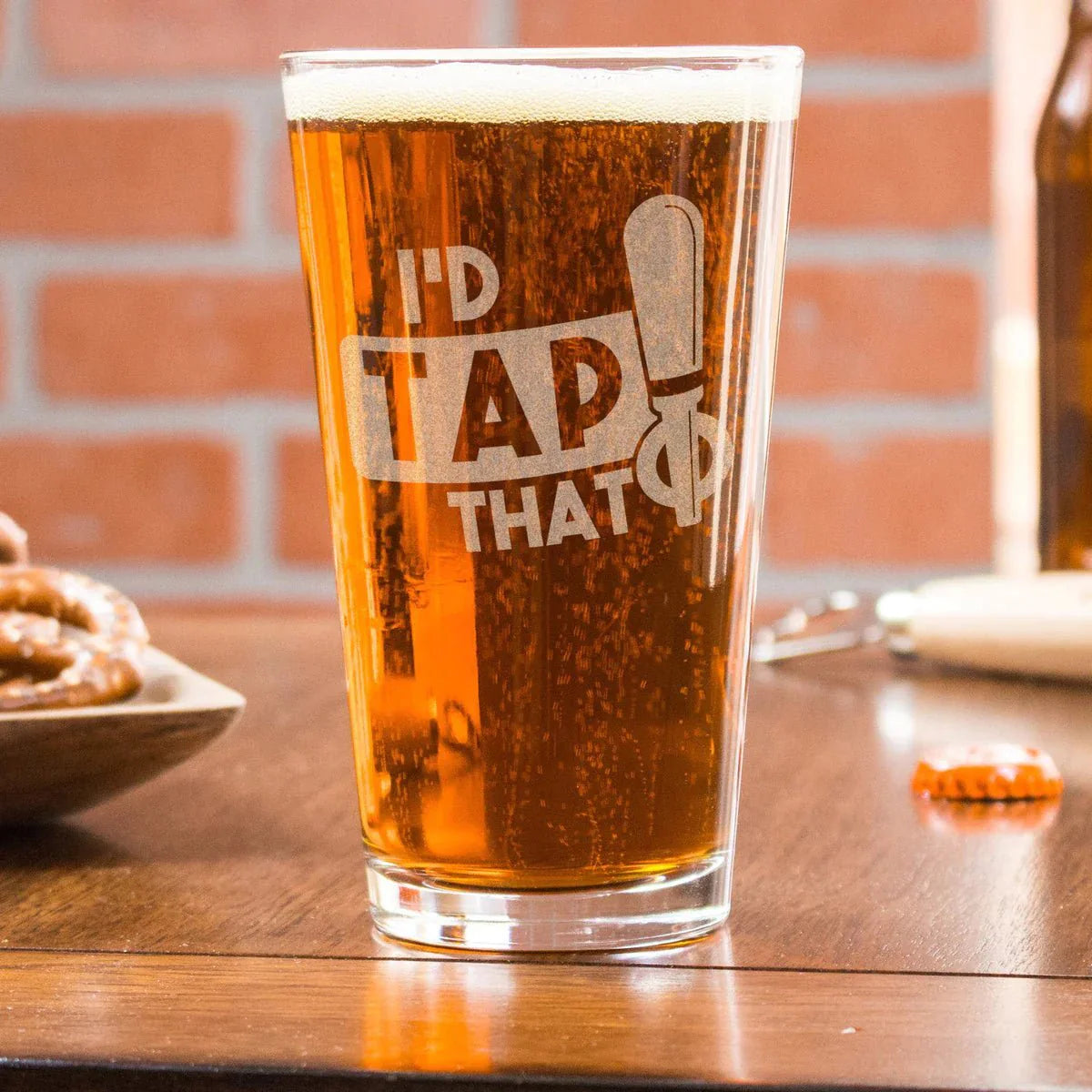 I'd Tap That Pint - Design: VDTAP - Drinking Glass - GroomsDay