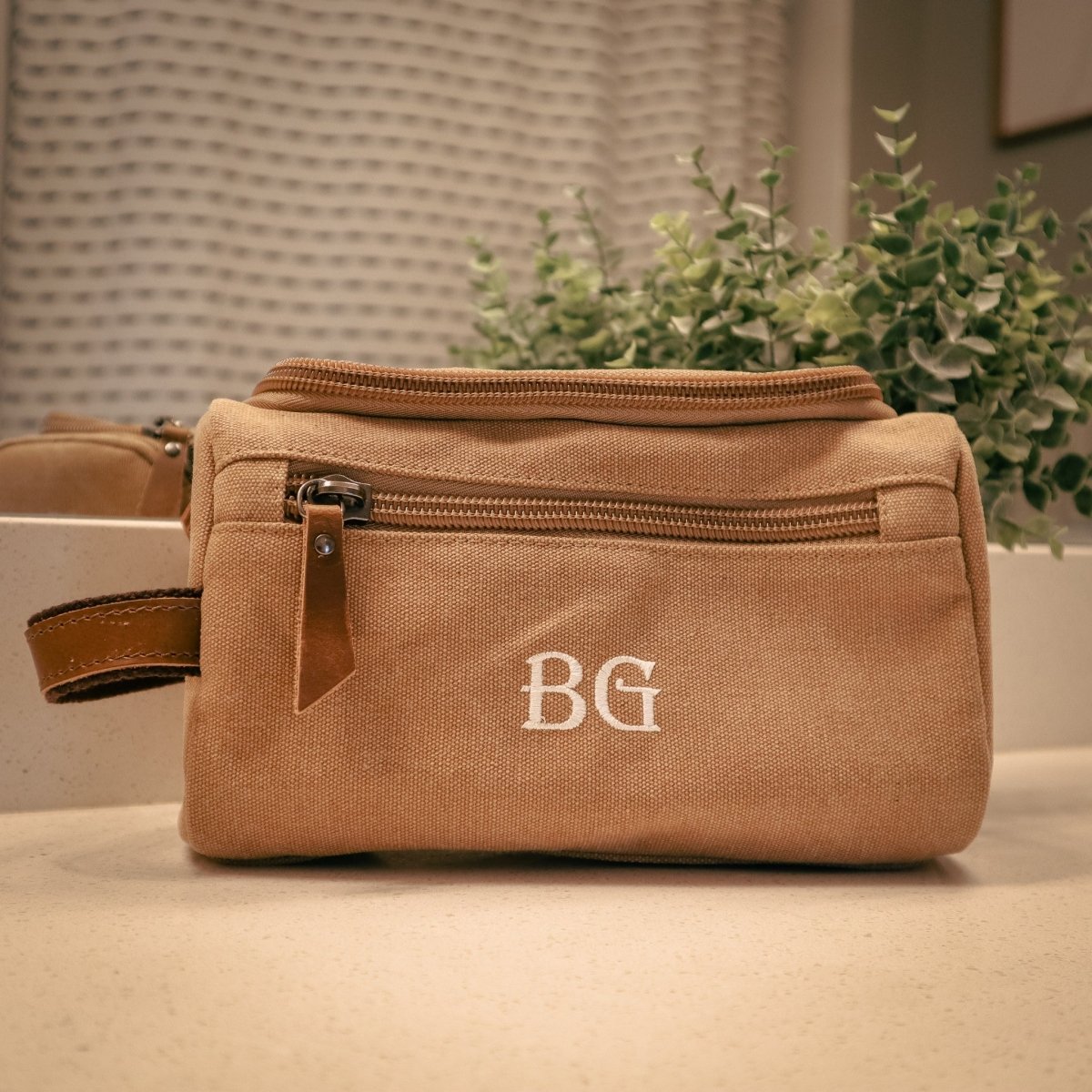 Gentleman’s Toiletry Bag - Personalized Toiletry Bag - GroomsDay