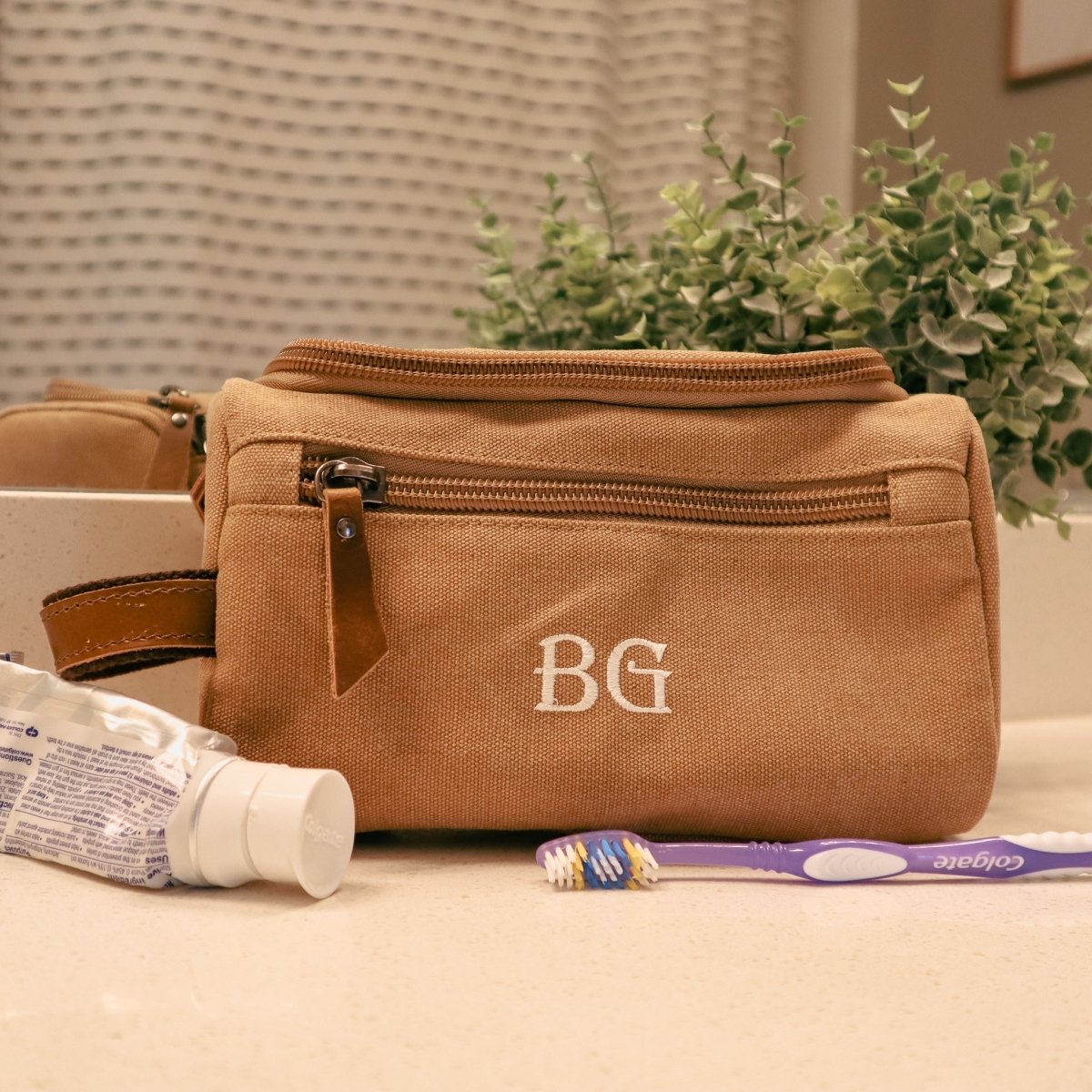 Gentleman’s Toiletry Bag - Personalized Toiletry Bag - GroomsDay