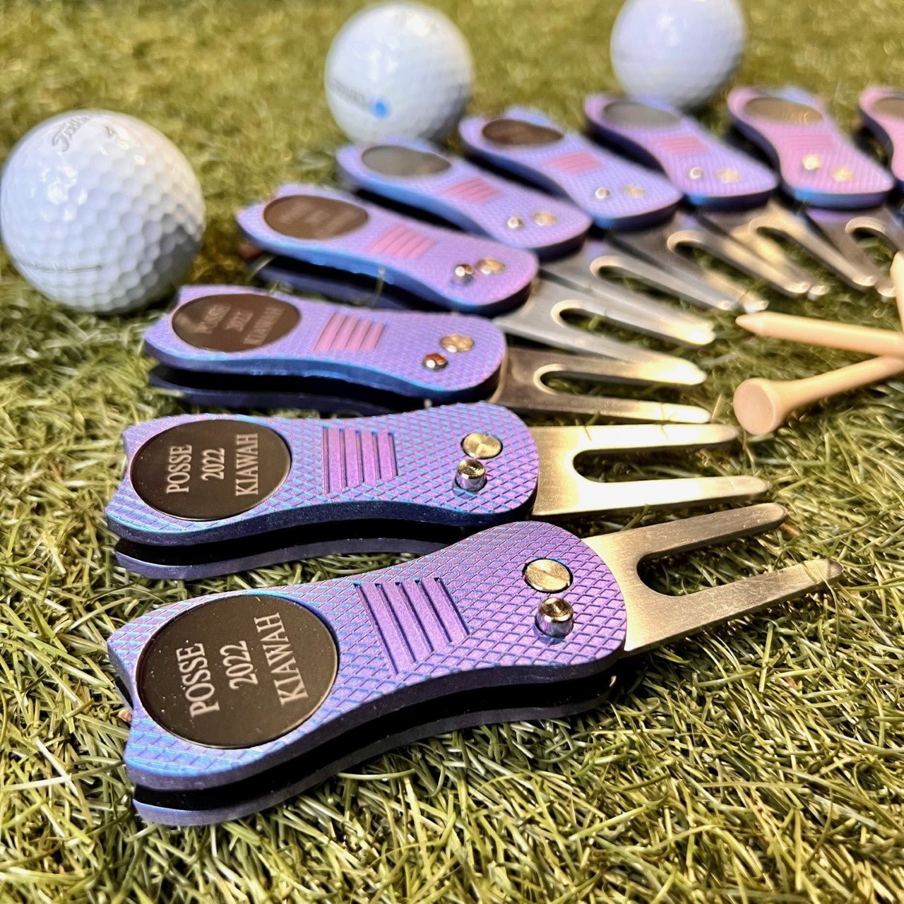 Blue Switchblade Divot Tool with Outing Name 