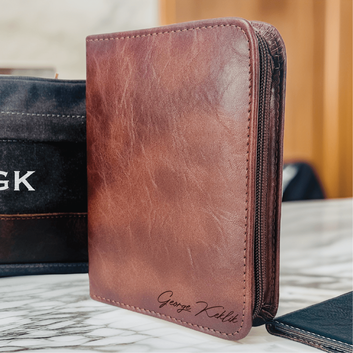 Personalized Travel Essentials for Men - Leather - GroomsDay