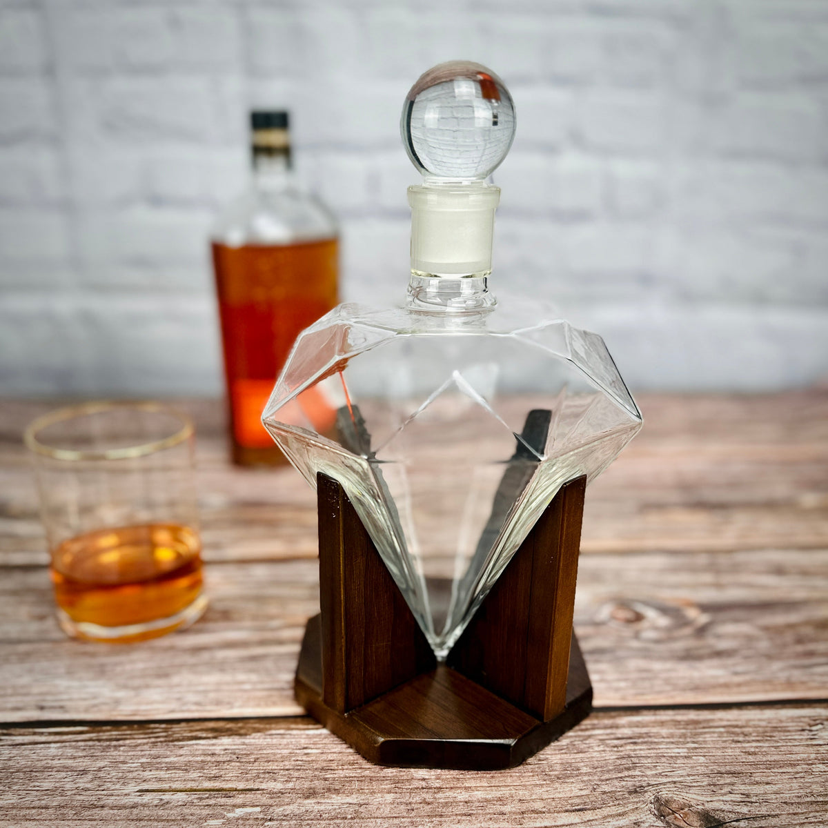 RUGLUSH Whiskey Decanter Diamond shaped With 2 Diamond India