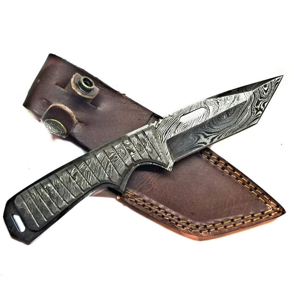 https://groomsday.com/cdn/shop/products/full-damascus-tanto-31725308805189_1600x.jpg?v=1664701259