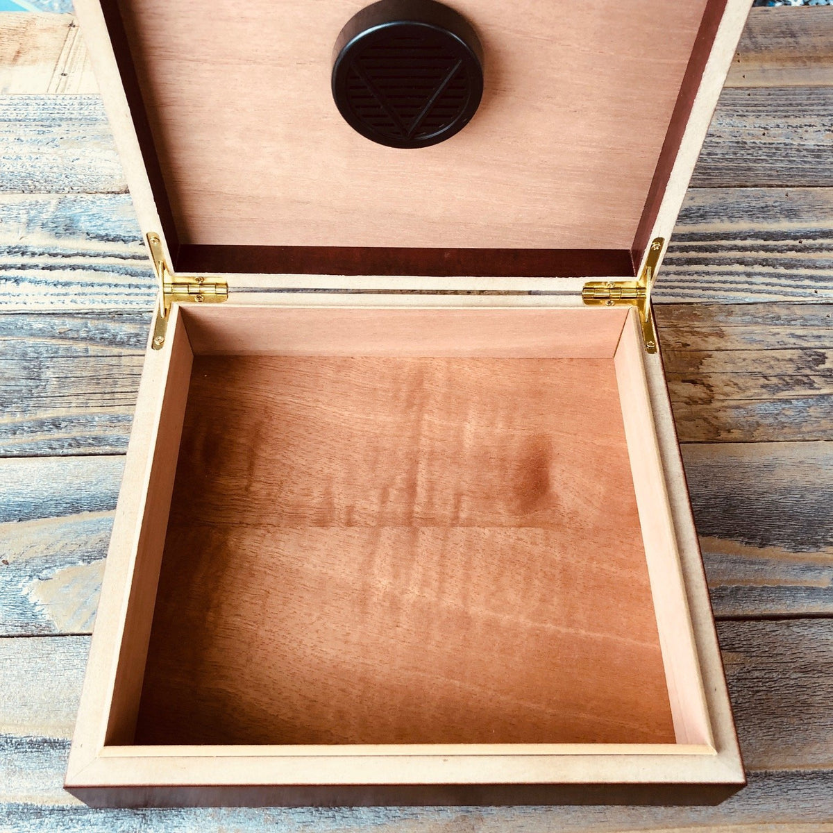 Groomsmen Cigar Box Set with Cigar Holder, Lighter, Cutter, and Flask -  Groovy Groomsmen Gifts